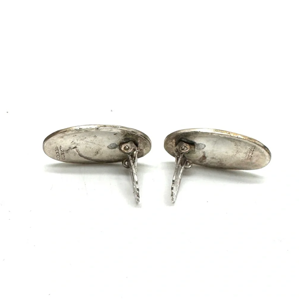 Vintage Alpaca Black Enamel Mother-of-Pearl Grape Motif Oval Earrings Clip-on